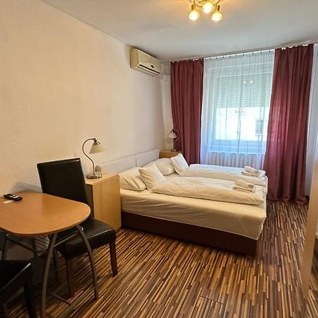 Hermina Apartmanok Westend Boedapest Buitenkant foto