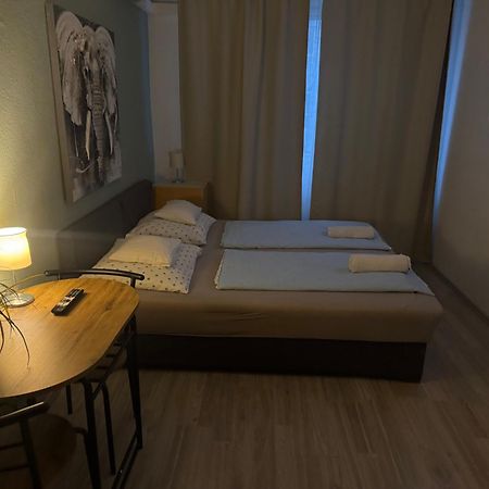 Hermina Apartmanok Westend Boedapest Buitenkant foto