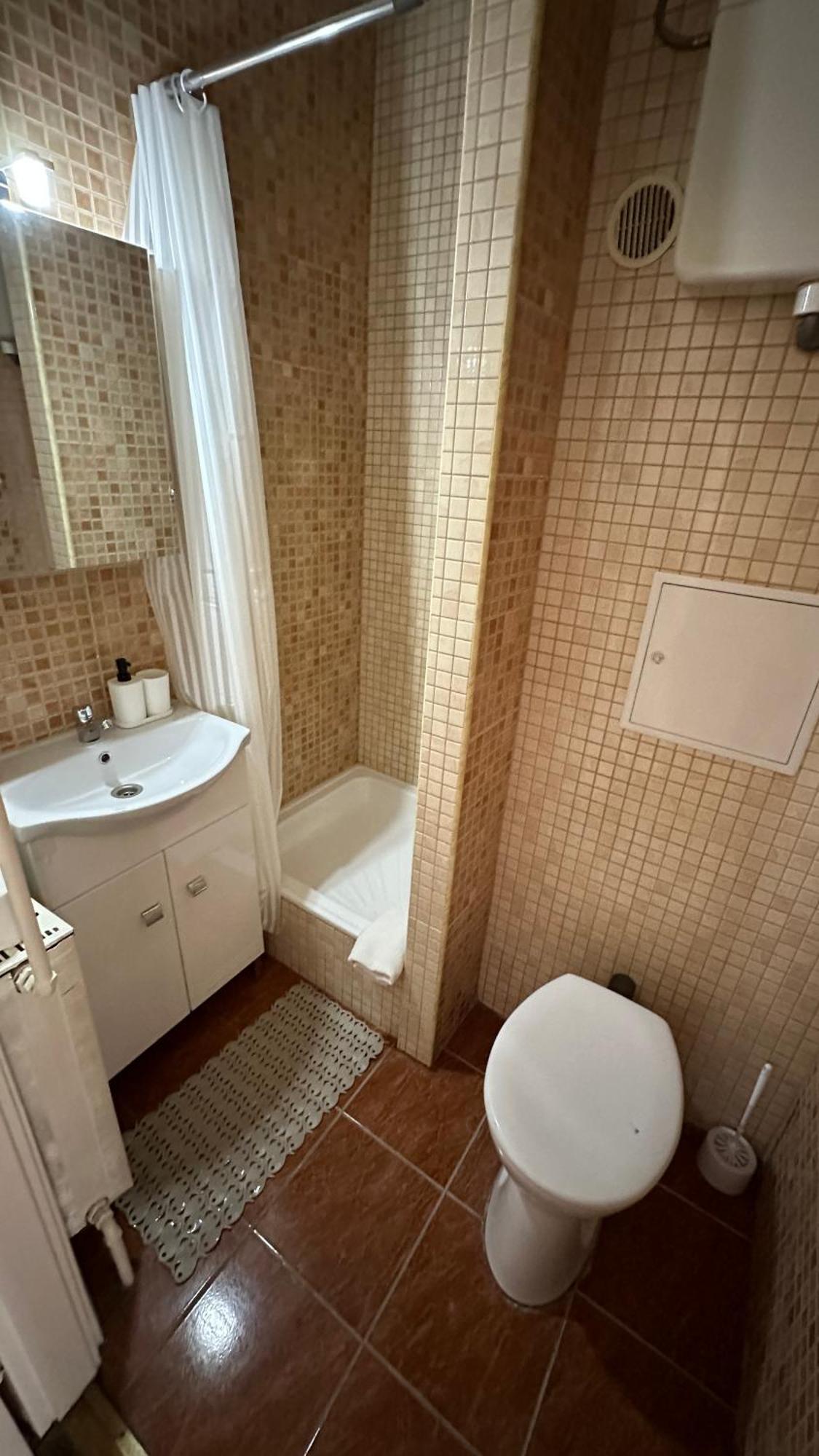 Hermina Apartmanok Westend Boedapest Buitenkant foto