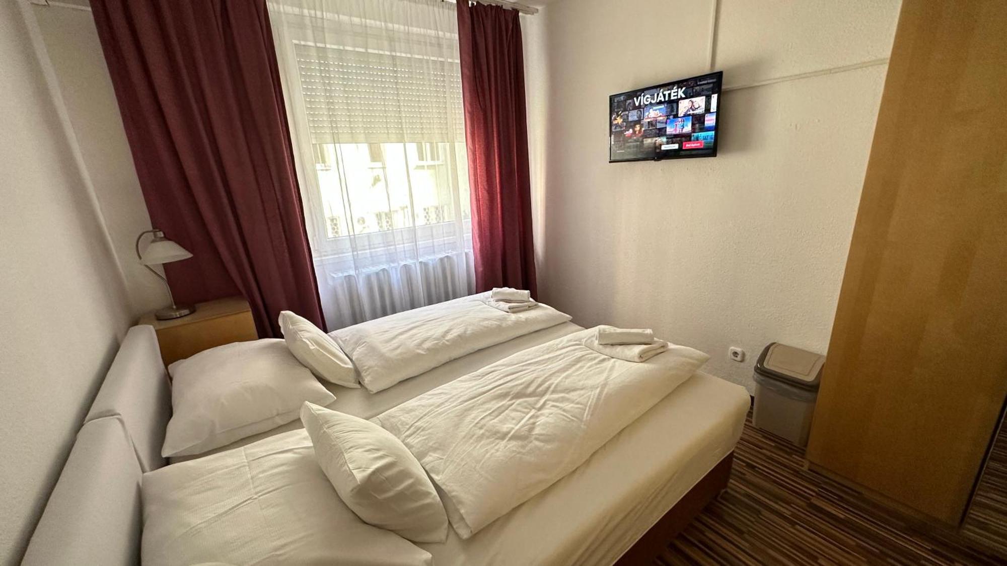 Hermina Apartmanok Westend Boedapest Buitenkant foto